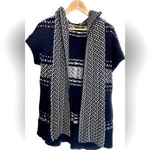 Bylyse hooded knit vest